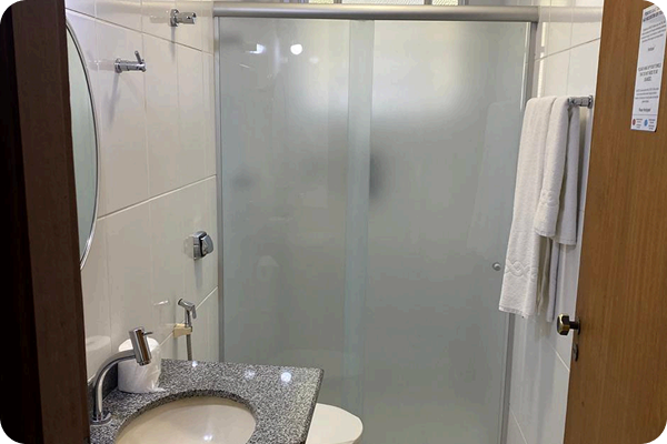 3d-rendering-modern-luxury-bedroom-suite-and-bathr-2025-01-09-00-28-32-utc 3